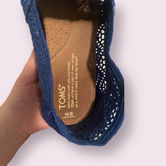 TOMS slip on shoes - Picture 3 of 4